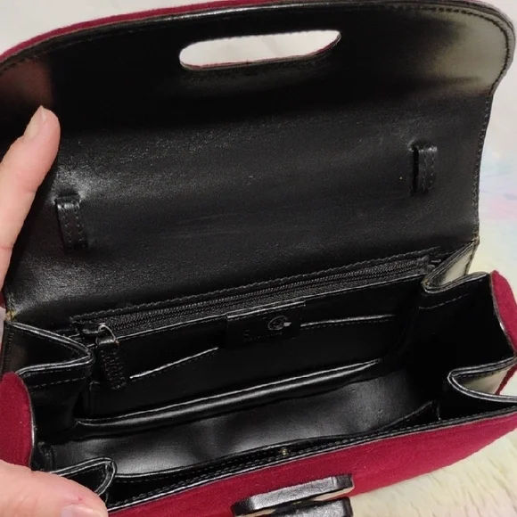 Authentic Gucci Red Wool Shoulder Bag W Twist Lock Flap Closure - Picture 9 of 16